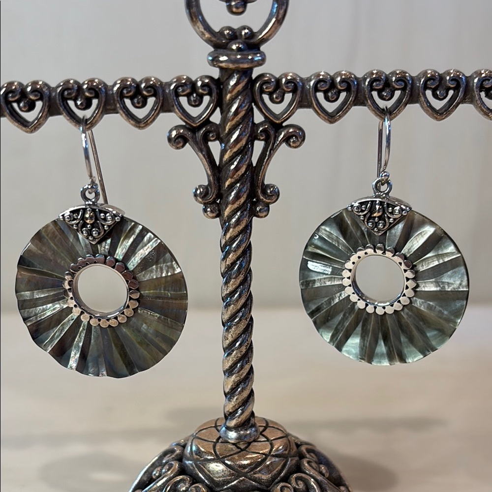 Robert Manse 18K dot and 925 mother of pearl Sunburst Earrings & Ruffled Texture
